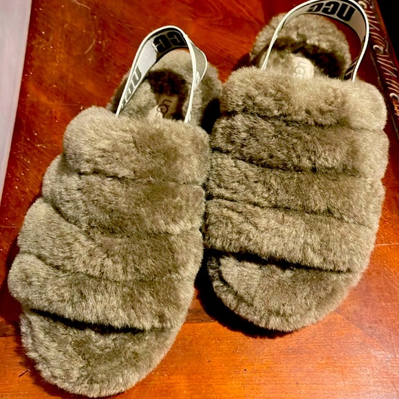 Women's Size 6 Olive Ugg fluff yeah slides - Picture 4 of 10